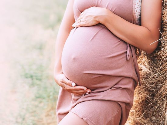 Беременные женщины Петербурга отказываются вакцинироваться от COVID-19