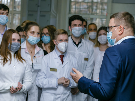 Алексей Текслер посетил НИИ иммунологии ЮУГМУ и встретился с ординаторами