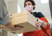 В Пскове резко вырос спрос на доставку еды из-за пандемии коронавируса