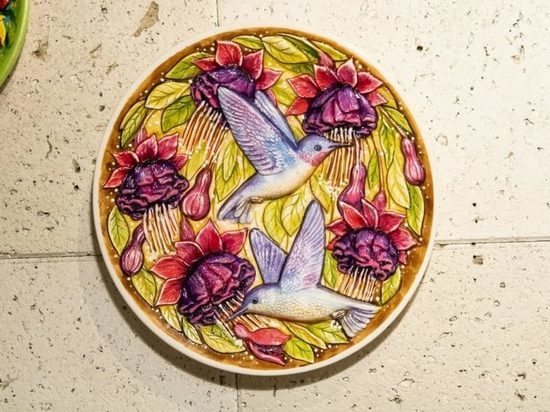 В Донецке открылась выставка авторских тарелок: ФОТО