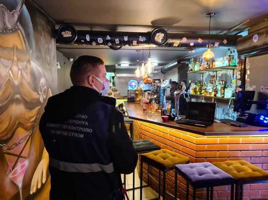 В ходе ночных рейдов в Петербурге обнаружили 11 баров, не соблюдавших антиковидные меры