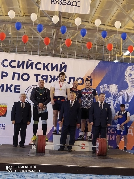 Тяжелоатлеты из Югры блестяще выступили на всероссийском турнире
