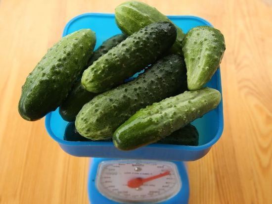 В России сильно подорожали огурцы и помидоры