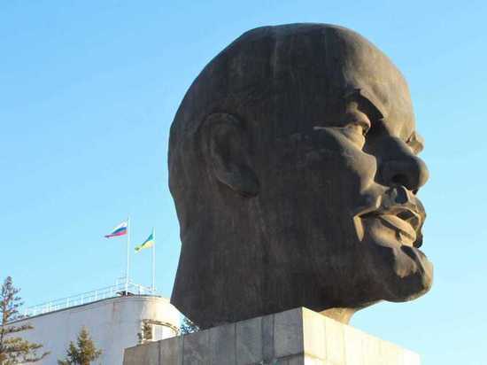 Самой большой скульптуре головы Ленина в мире отмечается 50 лет