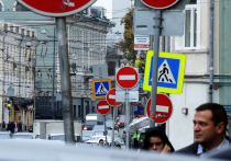 В начале ноября на ряде улиц Москвы появились новые знаки ограничения скорости: Малая Дмитровка, Малая Бронная, Большая Никитская, Варварка и прилегающие к ним переулки теперь едут со скоростью не более 30 км/ч