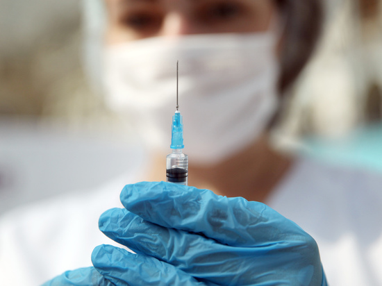 Суд признал законным отстранение от работы из-за отсутствия прививки
