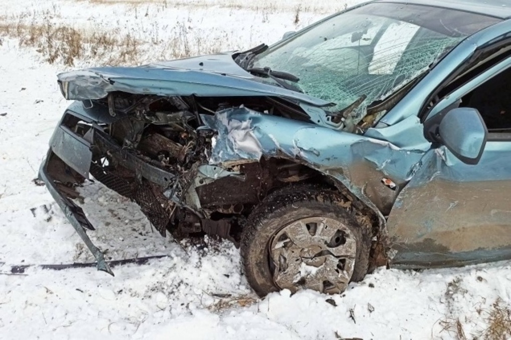 Водитель ВАЗа погиб при столкновении с Mitsubishi в Новосибирской области - МК Н