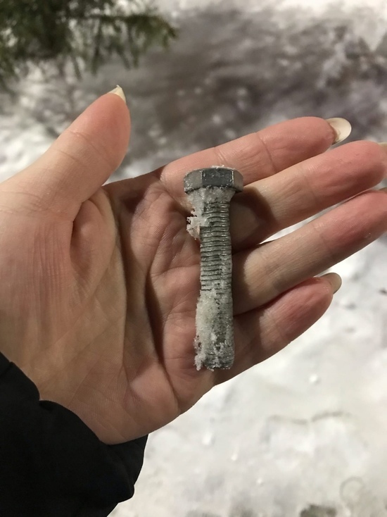 Он фонтанирует криминальными идеями: огромные болты и петарды бросает в прохожих из окна школьник в Салехарде