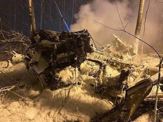 На месте крушения Ан-12 под Иркутском обнаружены все 9 погибших