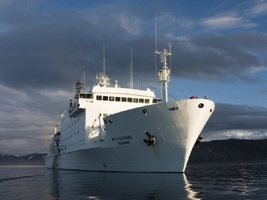 Капитан 1 ранга оценил идею направить ВМФ для освобождения судна РАН