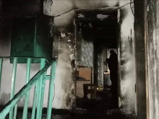 Неизвестные на окраине Омска устраивают «выкуривание» людей из квартир