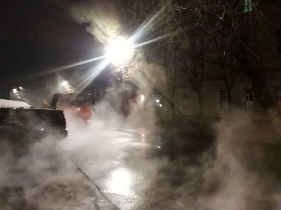 В Курске ликвидируют аварию на теплосетях на улице Можаевской