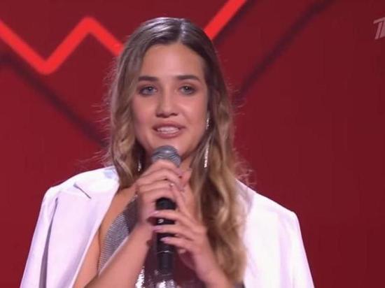 В шоу «Голос» прошла 19-летняя певица из Новосибирска Елизавета Шарипова