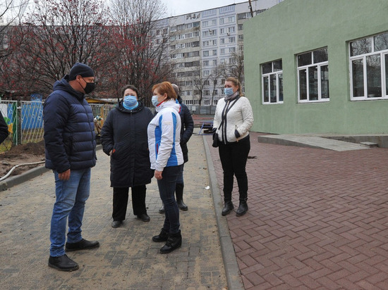 Сорокина проверила стройки двух яслей в Рязани