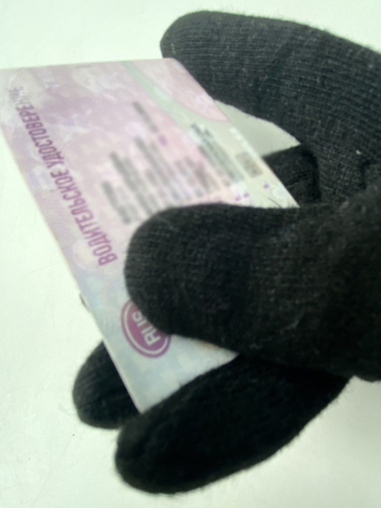 Смоленские полицейские задержали москвича с поддельными правами