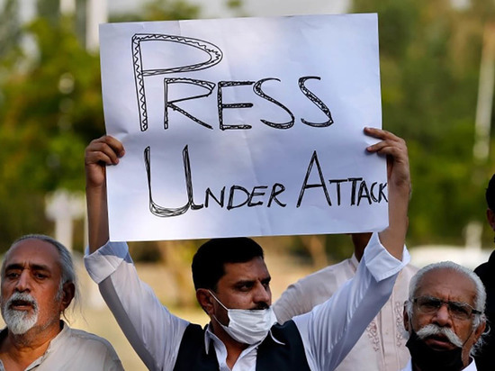 Пугающая картина: пакистанские журналисты стали мишенью кибер-закона