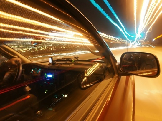 Пьяный парень угнал «Тойоту» у рассеянного водителя ночью в Новосибирске