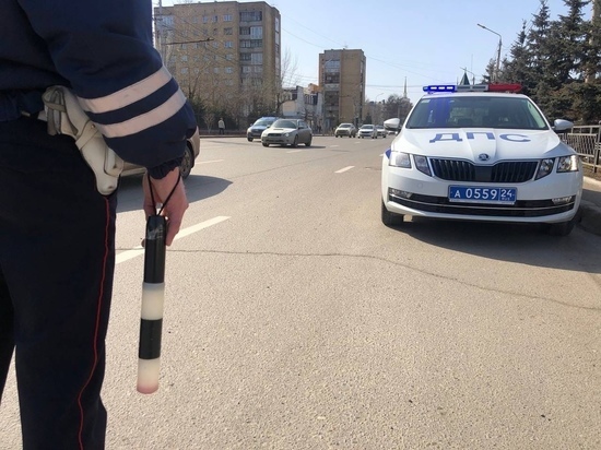 69-летний пешеход перебегал дорогу и погиб под колесами Mitsubishi в Красноярске