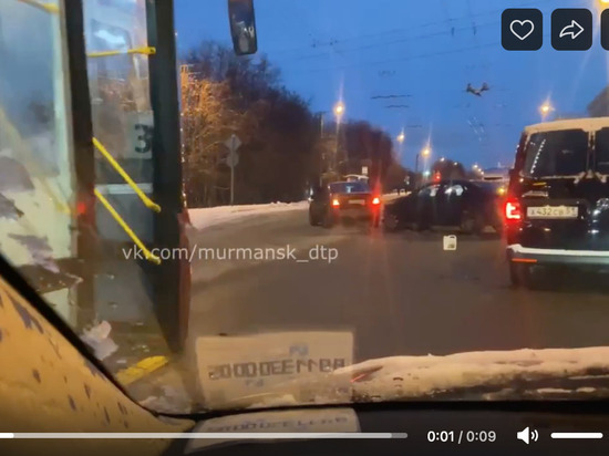 Утро понедельника в Мурманске началось с аварий