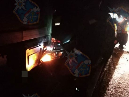 В районе поселка Ольгино иномарка врезалась в опору