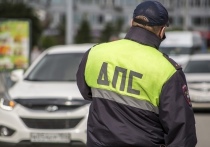 В Енисейске Красноярского края 29-летний водитель без прав вылетел на встречную полосу и сбил начальника ГИБДД по Енисейску. Полицейский находится в реанимации.