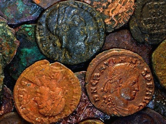 В центре Омска нашли старинные монеты
