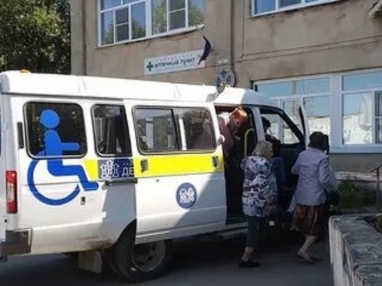 Костромская вакцинация: из отдаленных деревень людей возят на прививочные пункты на соцтранспорте