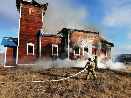 В Качугском районе горела деревянная церковь
