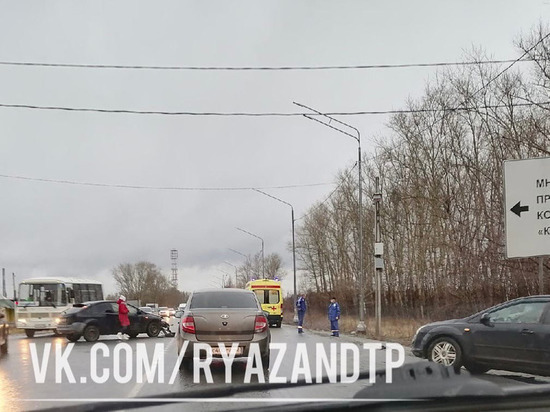 На Ряжскском шоссе в Рязани столкнулись две иномарки