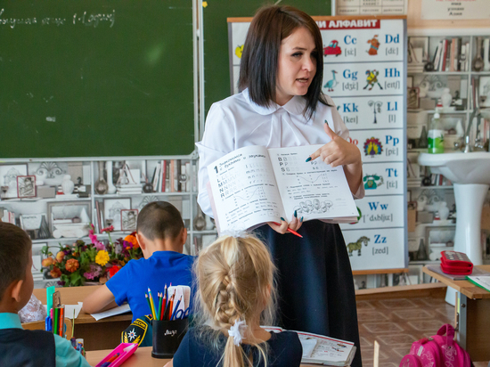 Школьники Челябинска вернутся за парты 15 ноября