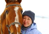 Несколько лет назад бывшая госслужащая Ольга Васильева открыла в Улан-Удэ конный двор «Гарцующий пони» и дала его обитателям имена героев знаменитой саги «Властелин колец»