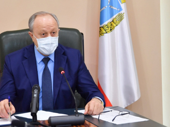 Радаев раскритиковал строителей, которые не построили дорогу к детсаду в Саратове