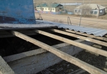 В школе села Смоленка Читинского района заменили просевшую балку и отремонтировали лестничный пролёт после начала учебного года