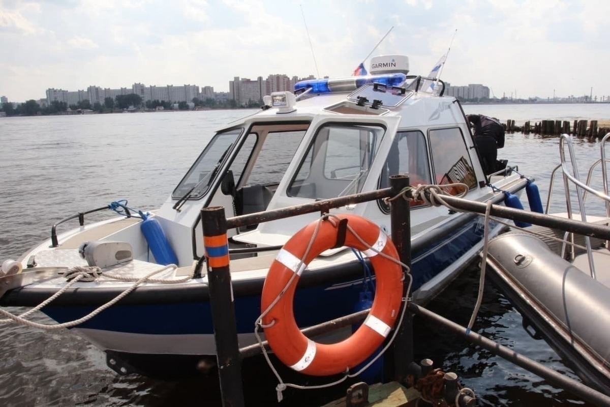 Период навигации СПБ. Аварии водного транспорта Питер фото. Водный. Запрет навигации маломерных судов 2021 фото.