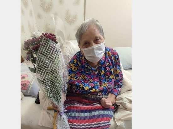 Президент поздравил Смолянку со 100-летием