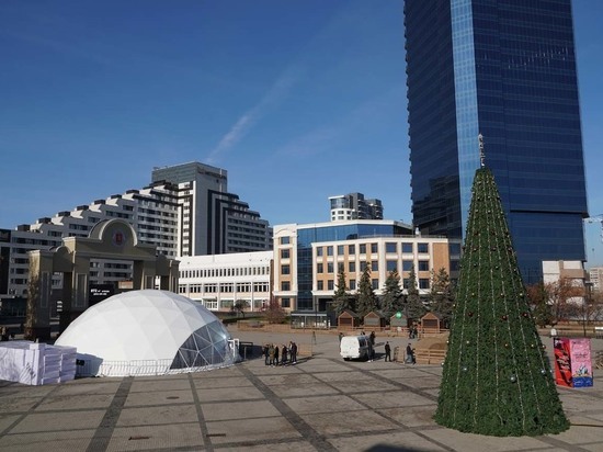 12 ноября каток с искусственным льдом заработает на площади Мира в Красноярске