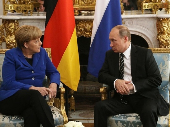 Путин обсудил с Меркель миграционный кризис на польско-белорусской границе
