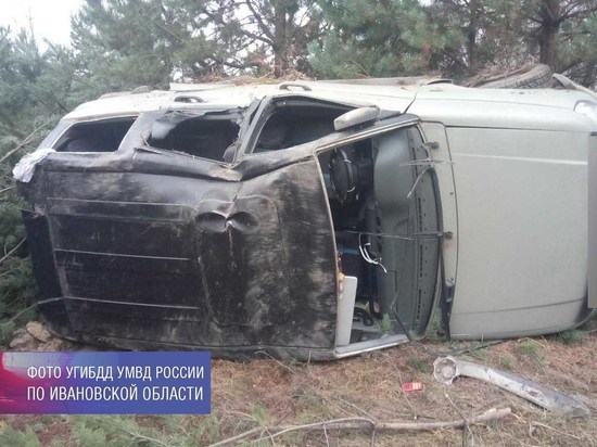 В Ивановской области водитель УАЗа в аварии получил травму позвоночника