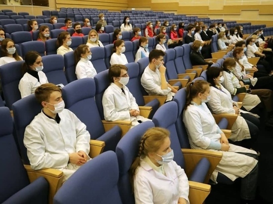 Владимирским студентам-медикам пообещали «золотые горы»
