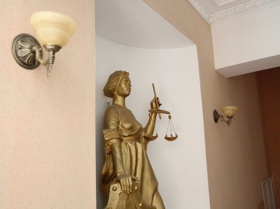 В Астрахани на чиновника завели уголовное дело за передачу домов УК