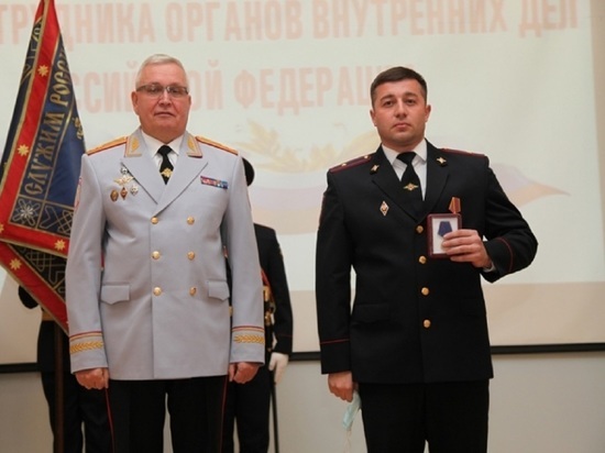 Наградили отличившихся сотрудников полиции Свердловской области