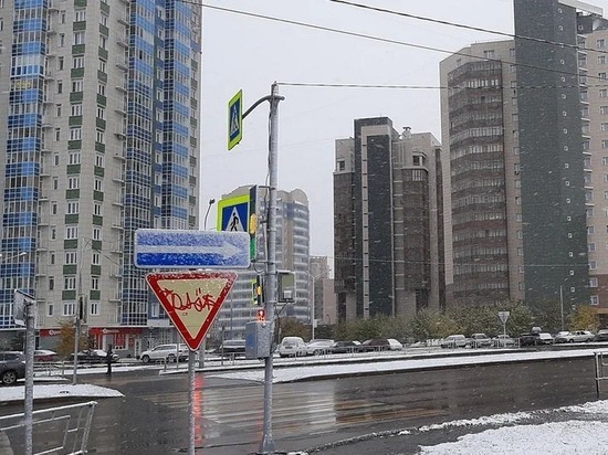 В мэрии и Горсовете Красноярска рассказали о плюсах и минусах «рассола» на дорогах