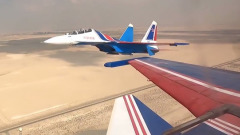 «Русские витязи» сняли на видео захватывающий полет в ОАЭ