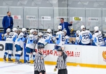 После вчерашней сухой победы в Новокузнецке со счетом 0:4 тренер новосибирской хоккейной молодежки рассказал, как удалось перенастроить команду после поражения накануне.