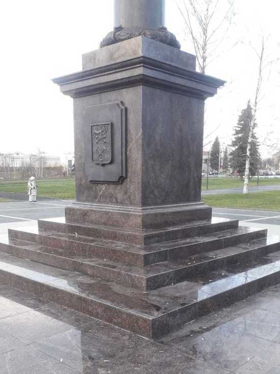 Полиция Петрозаводска не нашла "лишних" надписей на стеле воинской славы