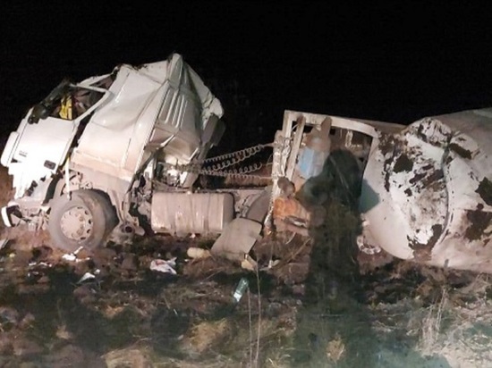 В Белгородской области водитель погиб при опрокидывании грузовика с цистерной