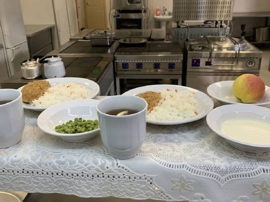 Школьные столовые с самой вкусной едой выбрали в Новом Уренгое