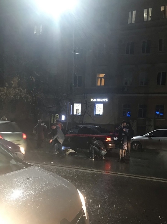 В Центре Ярославля на Свободе в ДТП серьезно травмировали мужчину