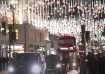 На 20 знаменитых улицах западного центра Лондона одновременно зажгли более миллиона рождественских фонарей