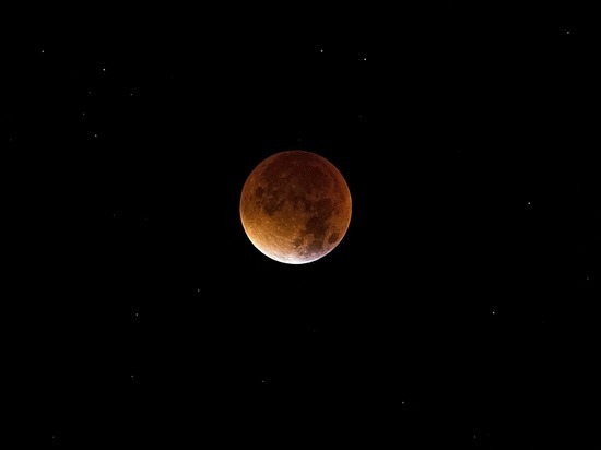Мощное лунное затмение 19 ноября 2021 можно будет увидеть в Красноярске